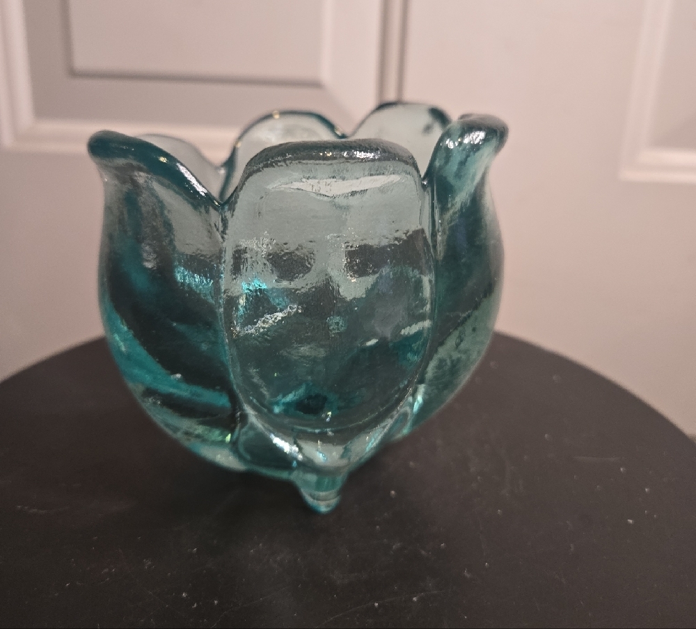 Spanish Recycled Glass Tulip Bowl Vase Teal Heavy Glass Scalloped Rim - Picture 4 of 8